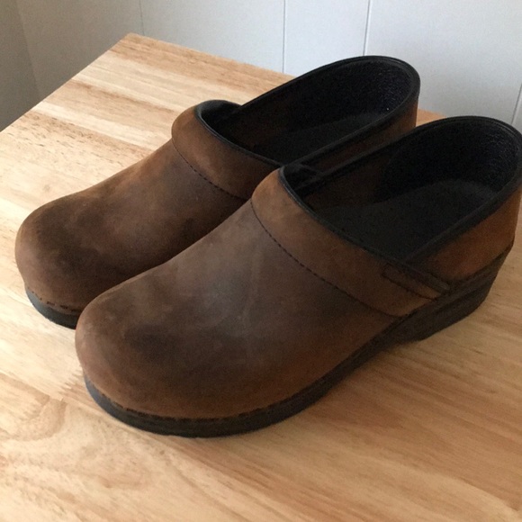 brown leather danskos
